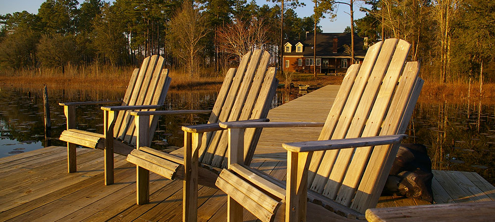 chairs-on-dock